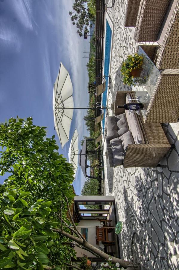 Mali Raj Villa สเวติ เปตาร์ ภายนอก รูปภาพ