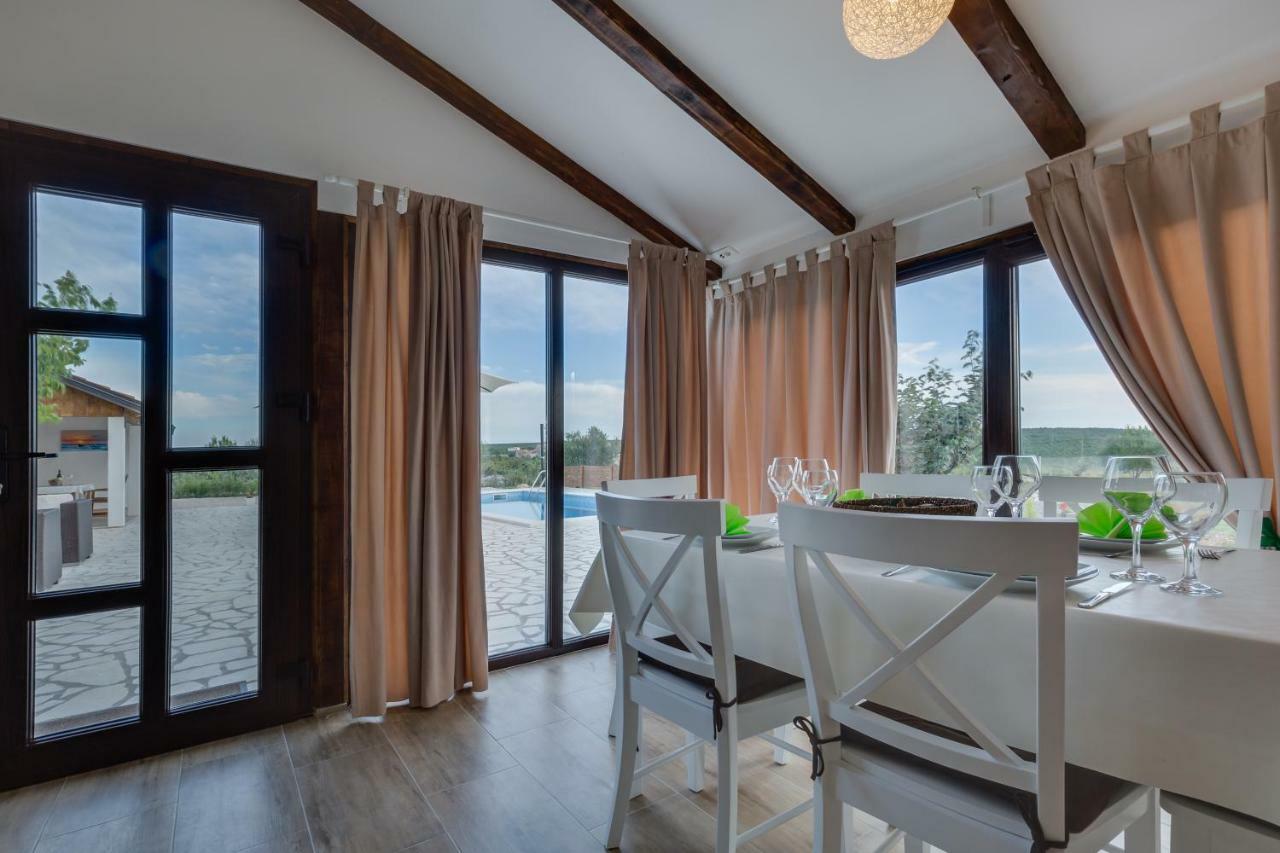 Mali Raj Villa สเวติ เปตาร์ ภายนอก รูปภาพ